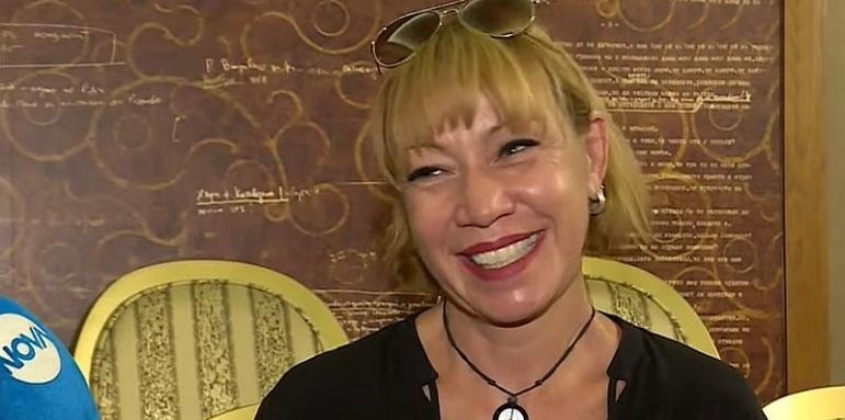 Кака Лара стана баба